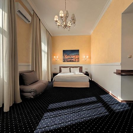 Odeska Astoria Hotel โอเดสซา ภายนอก รูปภาพ
