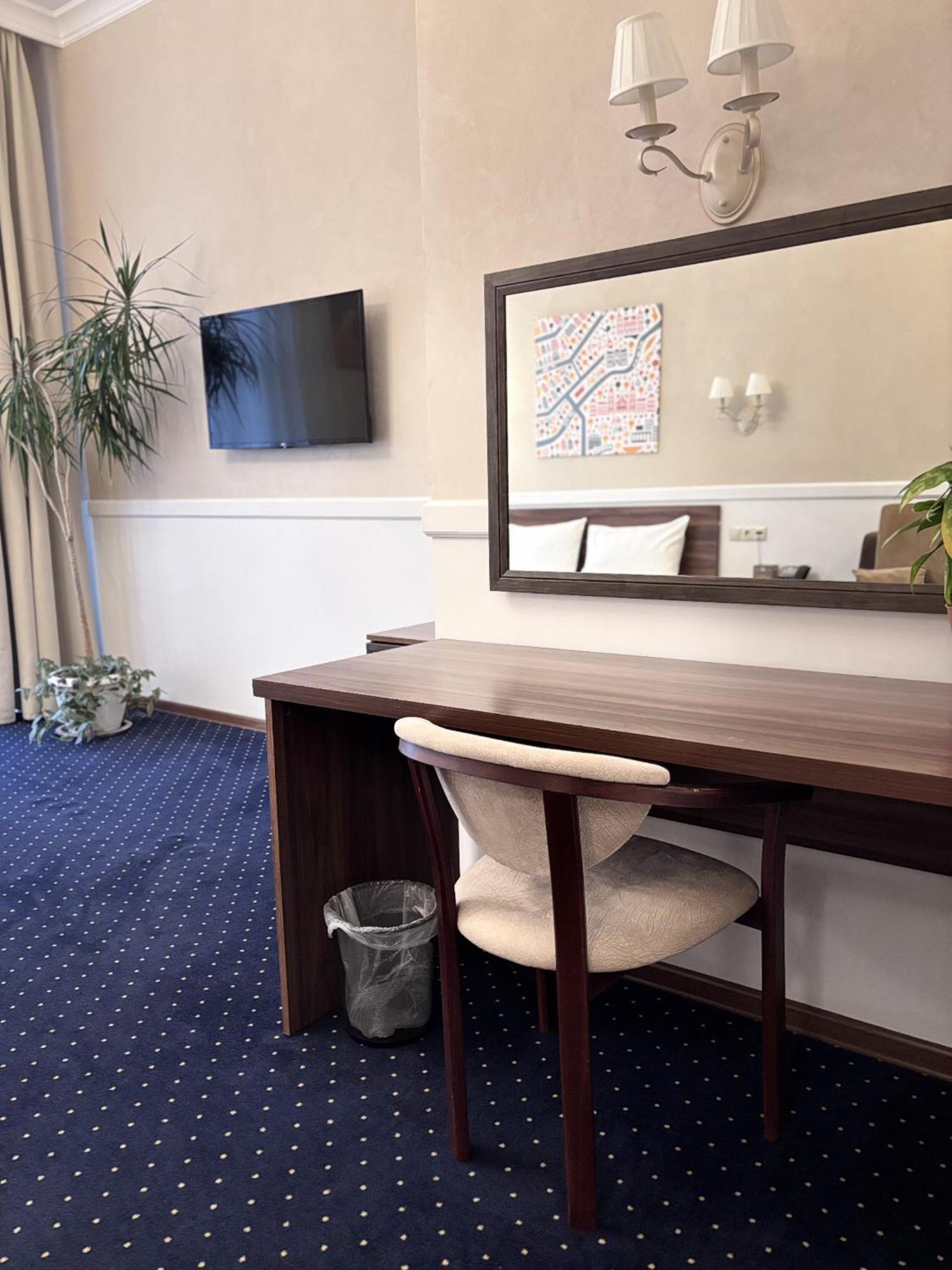 Odeska Astoria Hotel โอเดสซา ภายนอก รูปภาพ