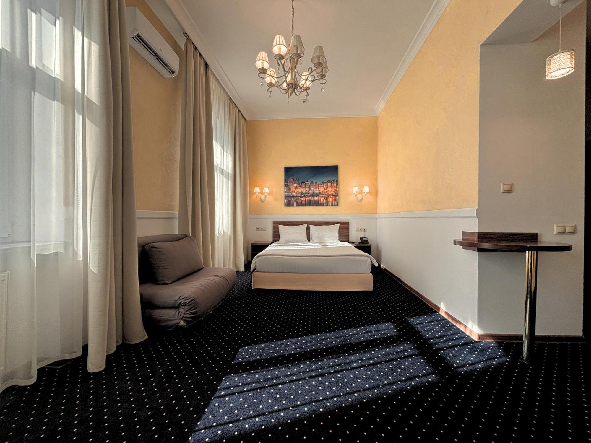 Odeska Astoria Hotel โอเดสซา ภายนอก รูปภาพ