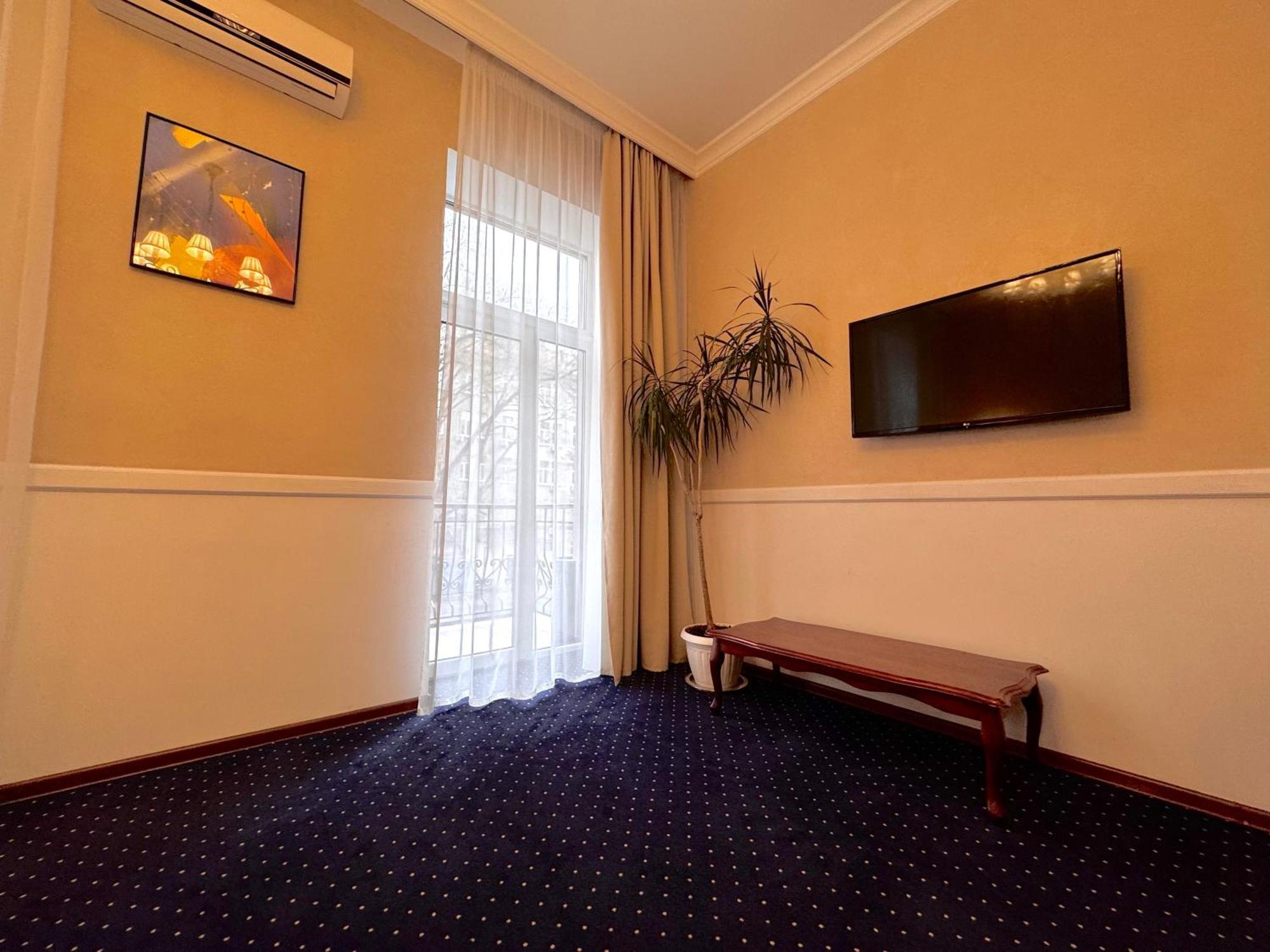 Odeska Astoria Hotel โอเดสซา ภายนอก รูปภาพ