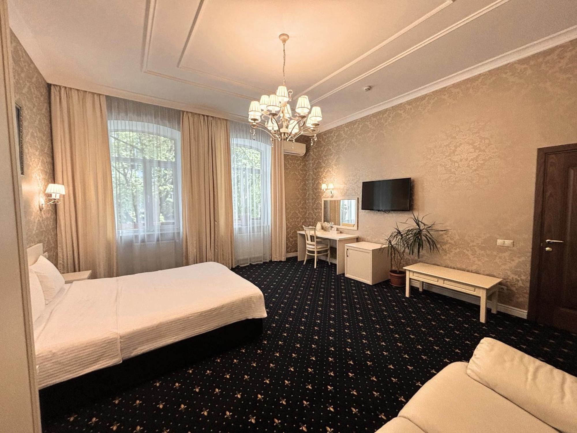 Odeska Astoria Hotel โอเดสซา ภายนอก รูปภาพ
