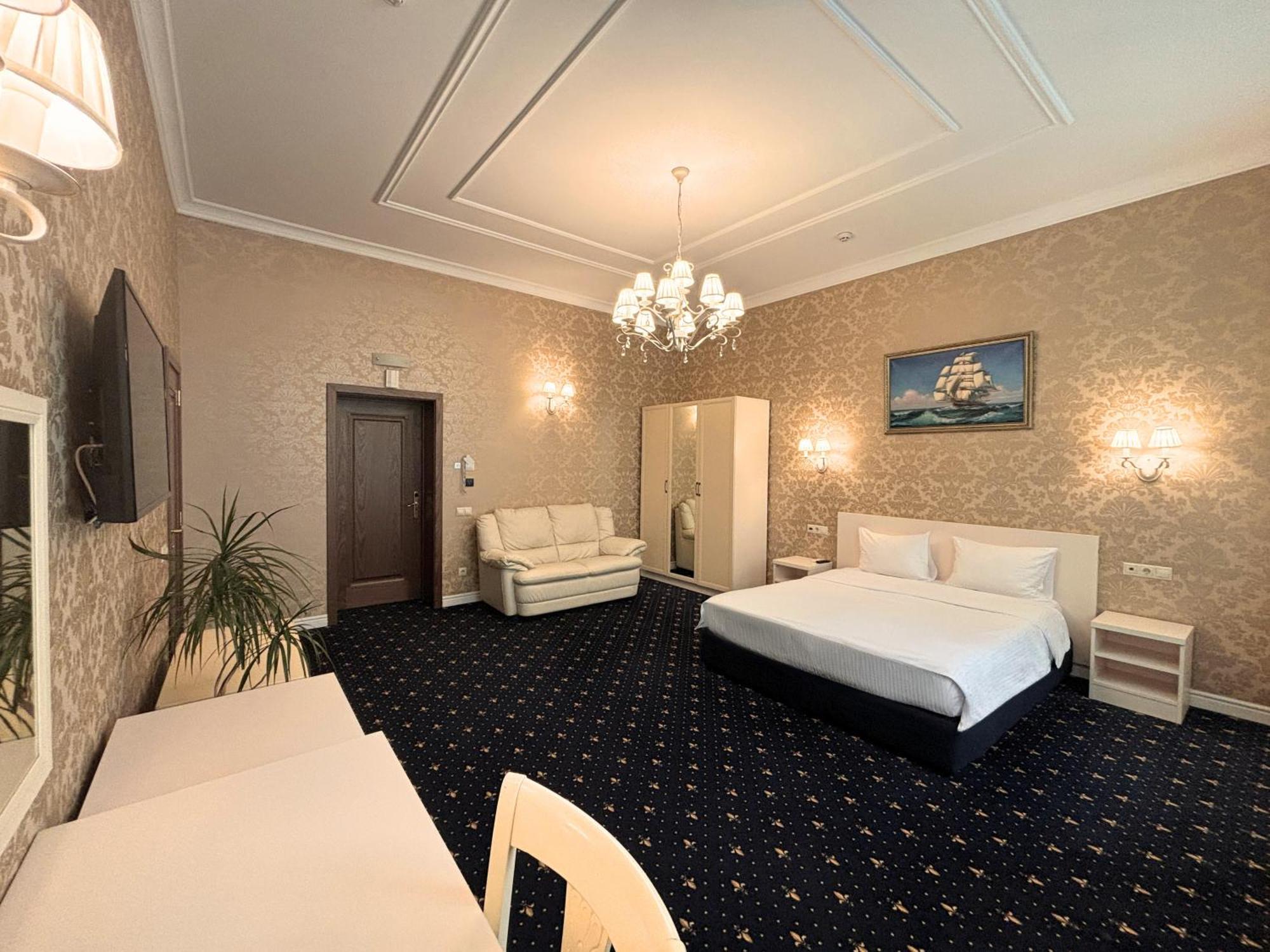 Odeska Astoria Hotel โอเดสซา ภายนอก รูปภาพ