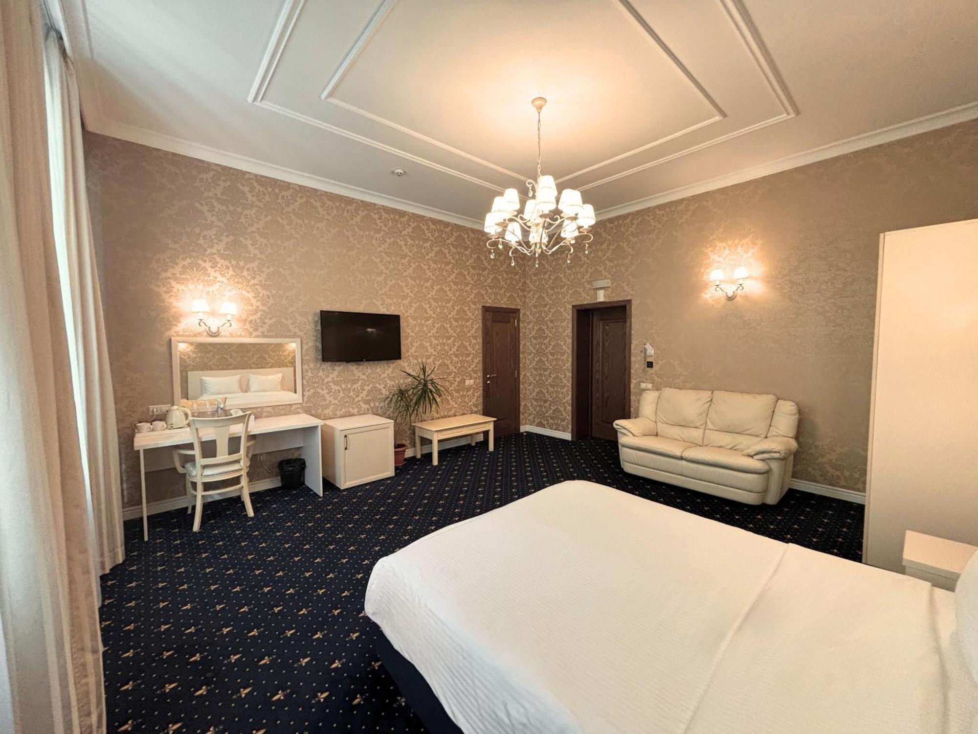 Odeska Astoria Hotel โอเดสซา ภายนอก รูปภาพ